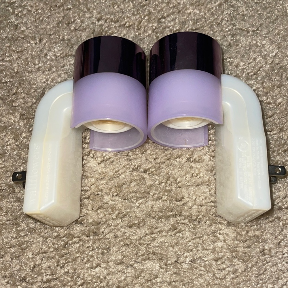 Set of Light up Purple and White wallflowers plugs - Picture 5 of 8